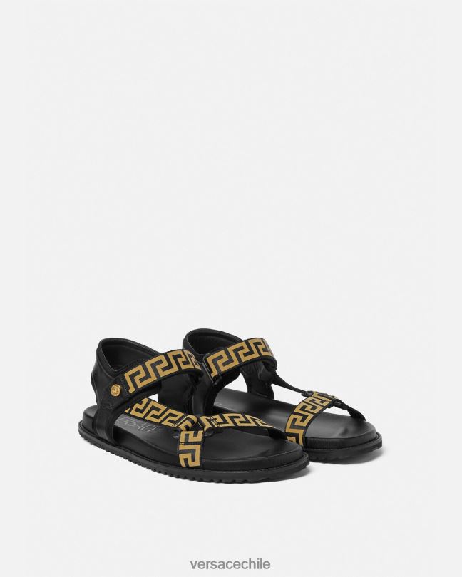 oro negro sandalias grecas Versace hombres zapato V26001590